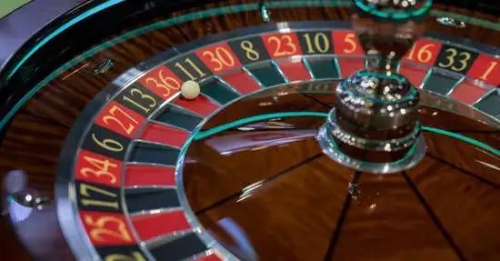 pkpk222 Baccarat Live Dealer ကတ်ဂိမ်း ကစားနေသောပုံ